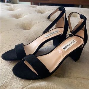 Steve Madden black strap sandals